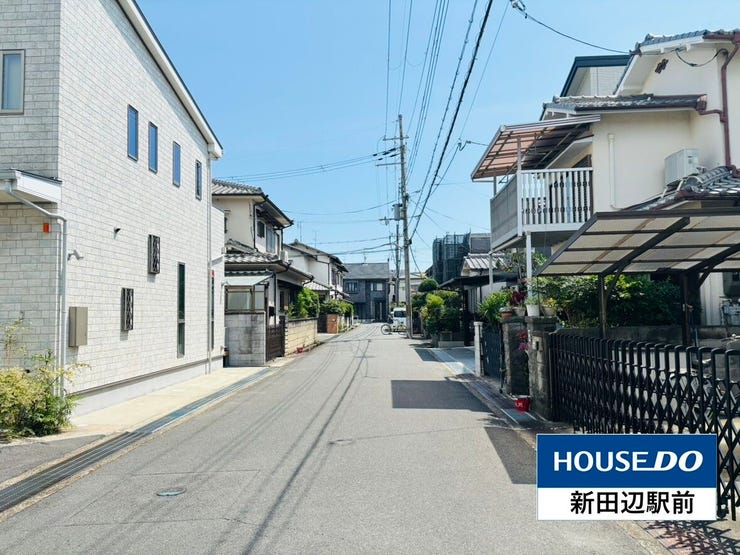 苦手な方でも、運転しやすそうな広さがありそうな道路ですね