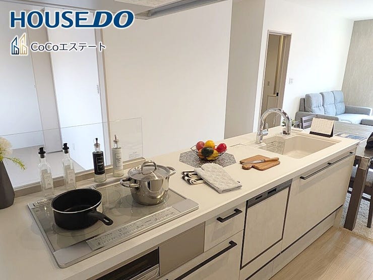 □■キッチン■□※家具・小物等はイメージです。
お料理をもっと効率的に♪
浄水器付き蛇口、食洗器、グリル付き3口コンロと充実の設備が標準装備です。