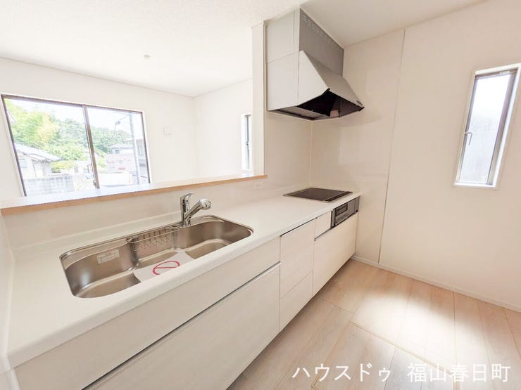 ■料理上手になれるキッチン■広いシンクと作業スペースで、本格的な料理も思う存分楽しめます。