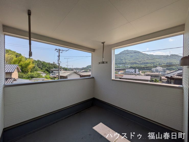 陽当たり良好。洗濯物やお布団もたっぷり干せるワイドバルコニー。