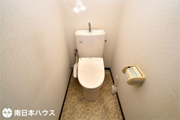 【トイレ】温水洗浄便座機能付きです!トイレだけのリフォームでもお気軽にご相談ください♪