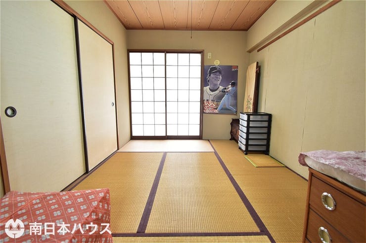 【和室】6帖の和室です!南西向きのバルコニーに面した明るい室内です♪