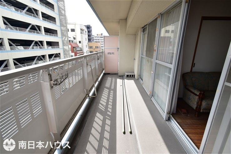 【バルコニー】南西向きのバルコニーです!日当たり良好♪