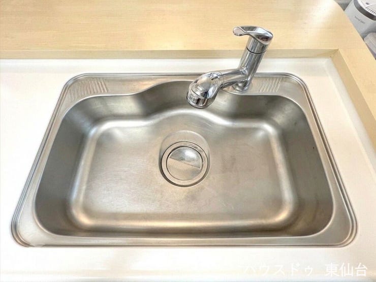 シンプルで使いやすい水栓まわり
料理の下ごしらえも浄水でできて安心感アップ※AIによる画像処理を施しています(家具・小物消去)