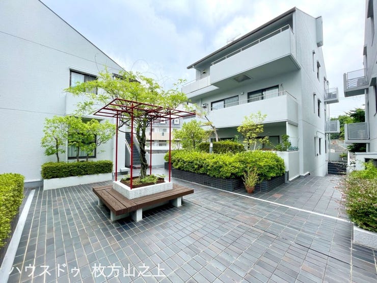 手入れの行き届いた共用スペース