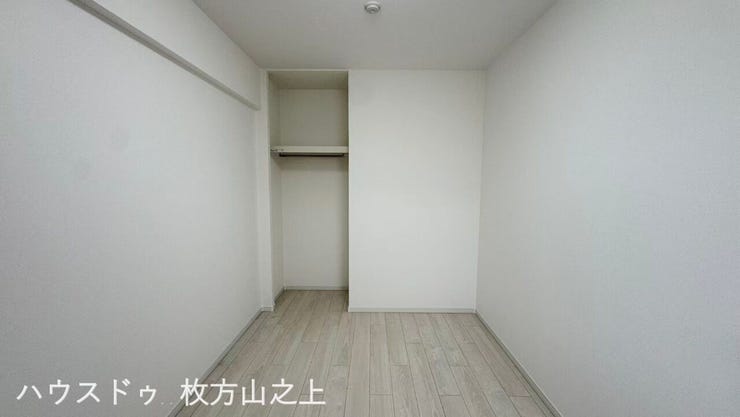 家具のレイアウトがしやすい、使い勝手の良い洋室です。