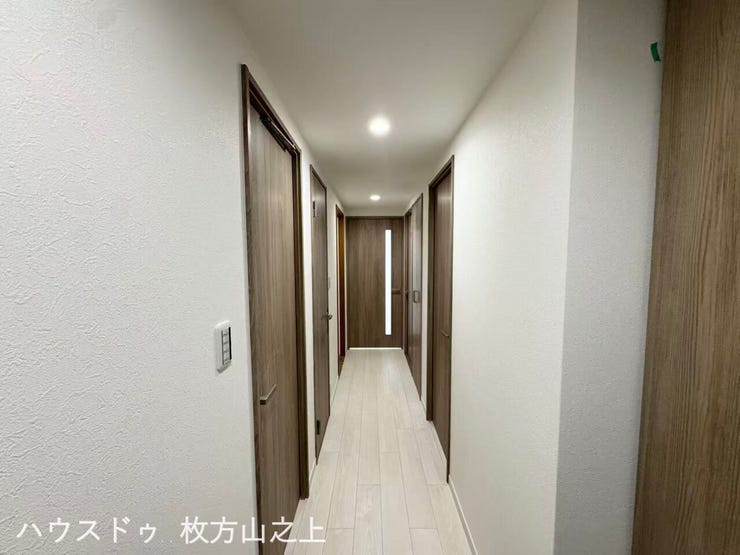 廊下を中心に各居室へアクセスできる、使い勝手の良い間取りです。