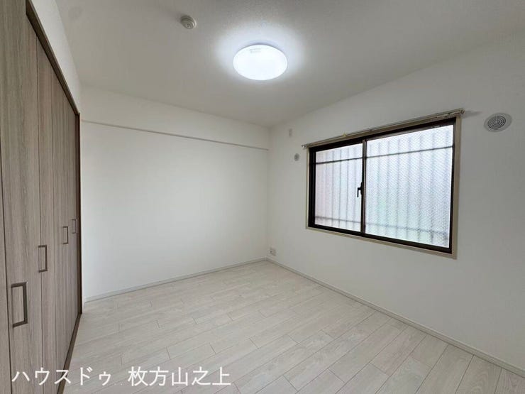 クローゼット付きで収納力も確保。お部屋を広くすっきりお使いいただけます。