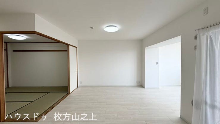 開放感のあるリビングは、大きな家具もレイアウトしやすいゆとりの広さです。