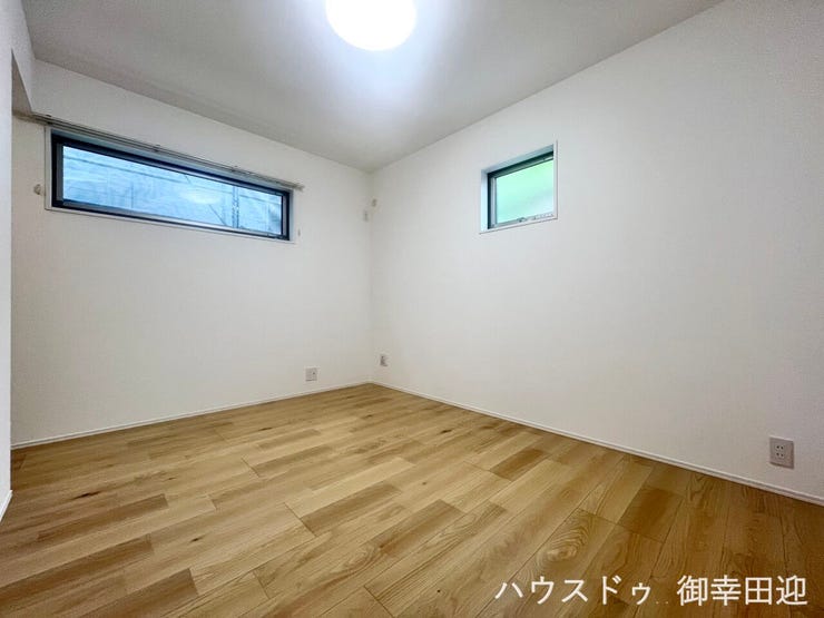 ■2階6帖洋室■心からリラックスできる静けさ、上質な眠りで、毎日をリセットします。明日への活力を養う空間です。