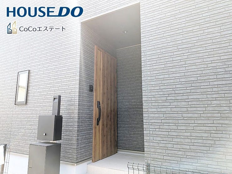 □■玄関■□
雨除けに便利な屋根付き!