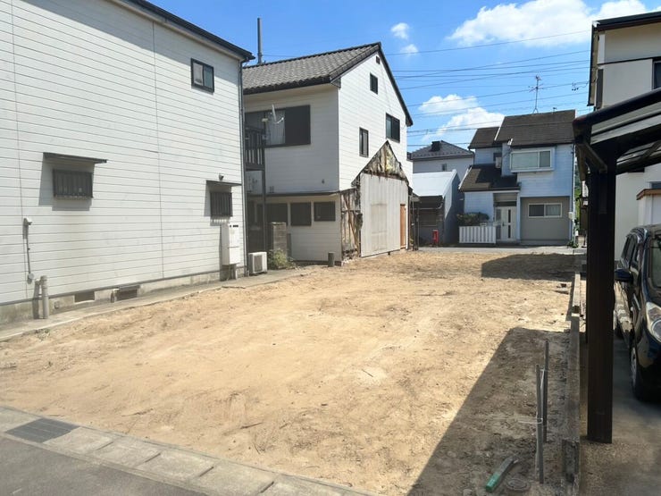 ◇外観写真◇
出来上がるお家は、16.5帖のLDKとなっています。家族が集まって食事をしたり、くつろいだりするのに十分な広さです。スタディカウンターも有るので、いろいろな使い方ができます。