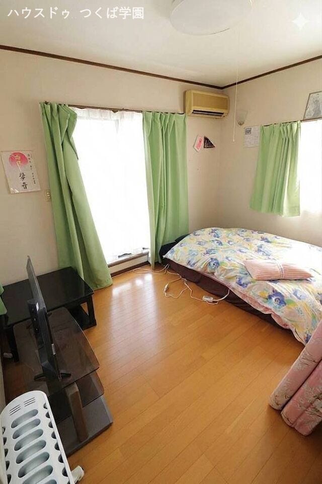 2F 6.5帖洋室です。
バルコニーへアクセスできます。