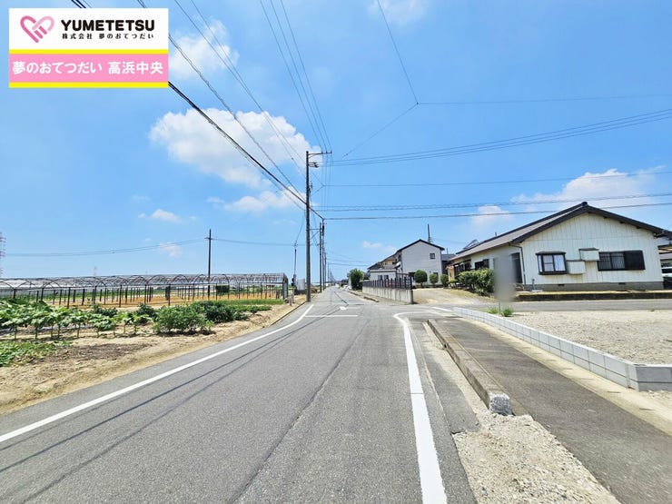 間口・前面道路ともに十分な幅があり駐車も楽々♪