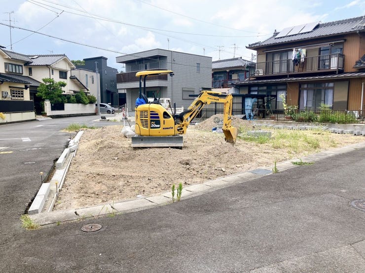 【未掲載情報あり】
店舗限定でネット未掲載の土地情報もご紹介可能です!
公開前の物件もチェックできるため、理想の住まい探しがぐっと進みます!
気になる方はぜひお気軽にお問い合わせください♪