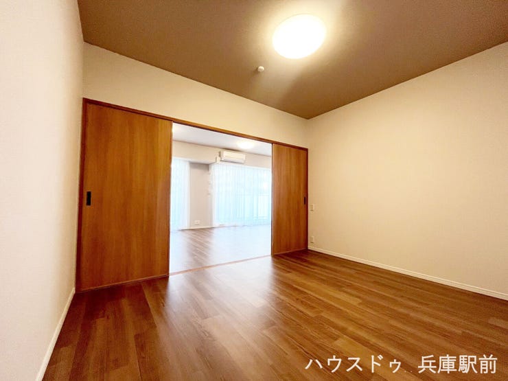 ◇LDKとつながる洋室。ライフスタイルに合わせて個室としても一体利用としてもお使いいただけます。
