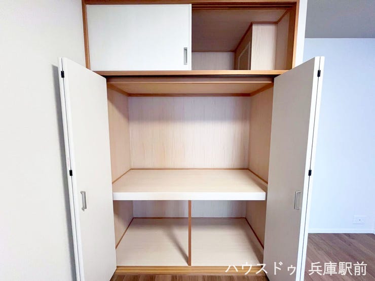 ◇天袋付きの押入収納を備え、寝具や季節物、日用品までたっぷり収納可能。