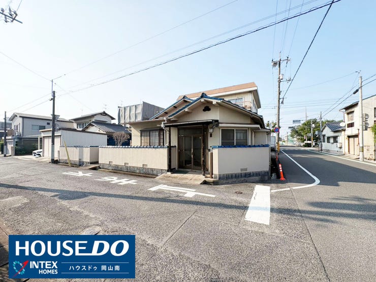 【福島小学校まで徒歩3分!通学安心の立地】
小学校まで徒歩3分とお子様の通学も安心の近さ!朝の送り出しも余裕が生まれ、ご家族みんなが笑顔で過ごせるゆとりの暮らしが叶う魅力的な住環境です♪