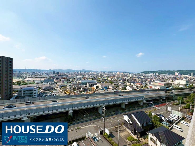 【11階からの開放感あふれるパノラマ眺望!】
遠くまで街並みが見渡せる爽快なロケーション!前面に高い建物がなく陽当り・通風も良好です♪