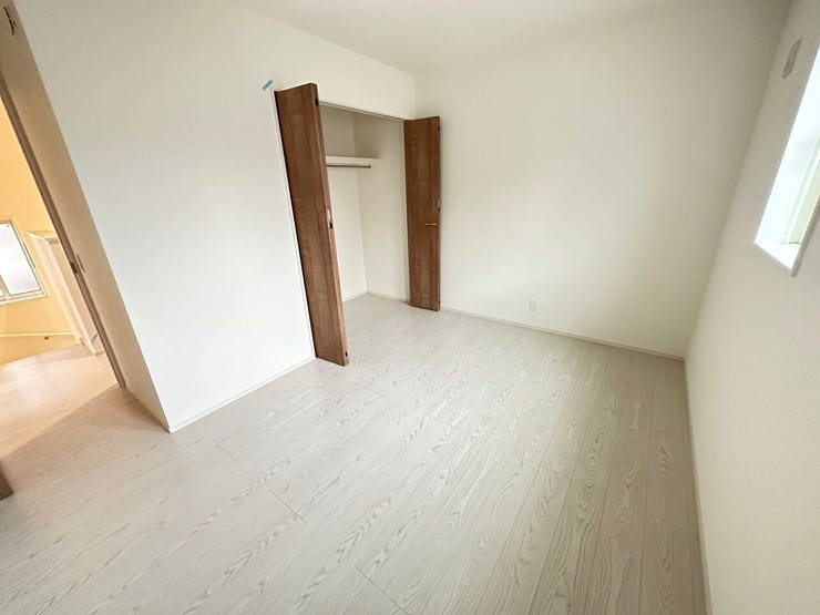 各居室にクローゼット完備していますので、お部屋がすっきりと片付きます
