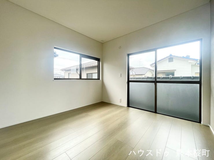■2階洋室②■寝室、書斎、趣味の部屋。家族の成長やライフスタイルに合わせ、様々な使い方ができる快適な空間です。