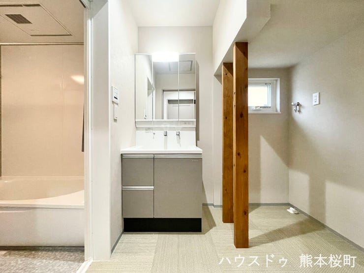 ■清々しいリフレッシュ空間■自分を磨き、気持ちを切り替える。心地よい光が差し込むプライベートスペース。