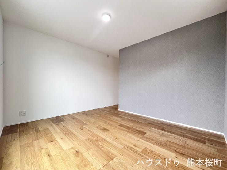 ■2階7.7帖洋室■心からリラックスできる静けさ、上質な眠りで、毎日をリセットします。明日への活力を養う空間です。
