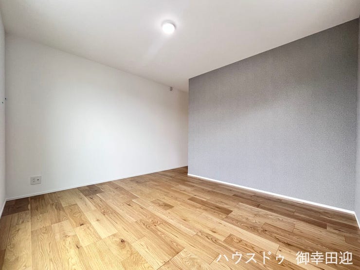 ■2階7.7帖洋室■心からリラックスできる静けさ、上質な眠りで、毎日をリセットします。明日への活力を養う空間です。