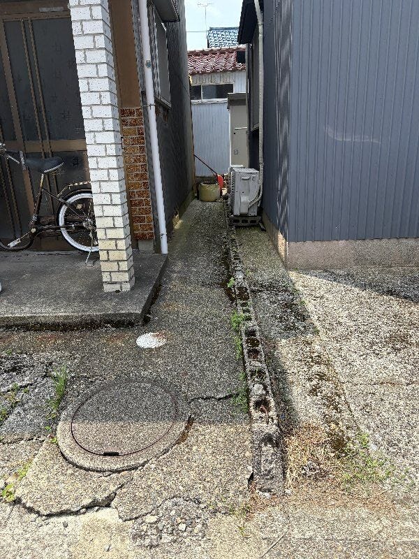 隣地境界です。
