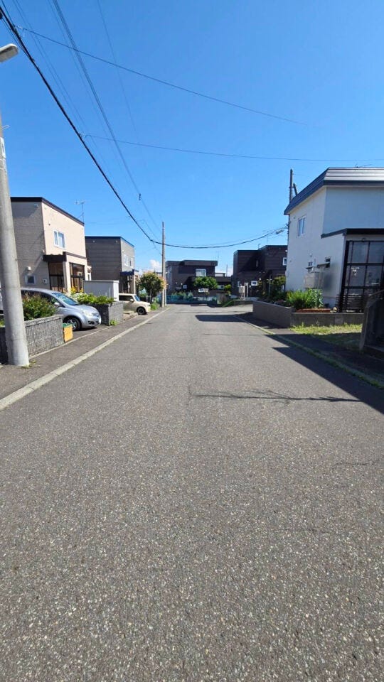 徒歩15分圏内に教育施設や買物施設が点在しており、日々のお買い物にも便利。子育てにも適しています。
