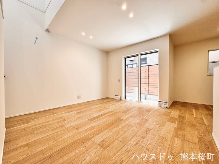 ■安らぎと笑顔の中心地■陽光が優しく降り注ぎ、会話が自然と弾む。ここでは、毎日が特別な時間へと変わります。