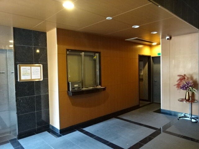 共用ロビーと管理人室です