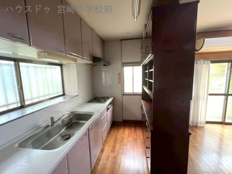 CGにより家具を消しています