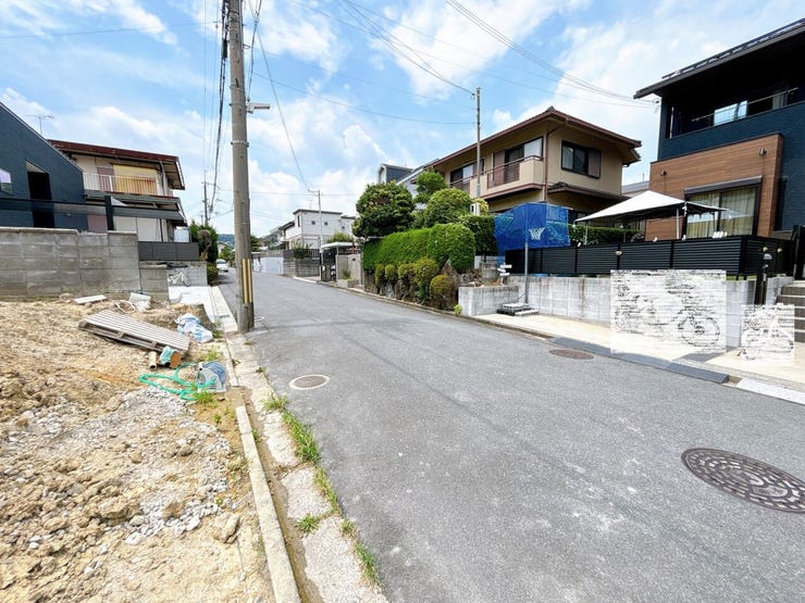 自然に包まれ心が豊かになる明るい街です。新しい住まいで新生活を始めていただくのに最適な環境です。