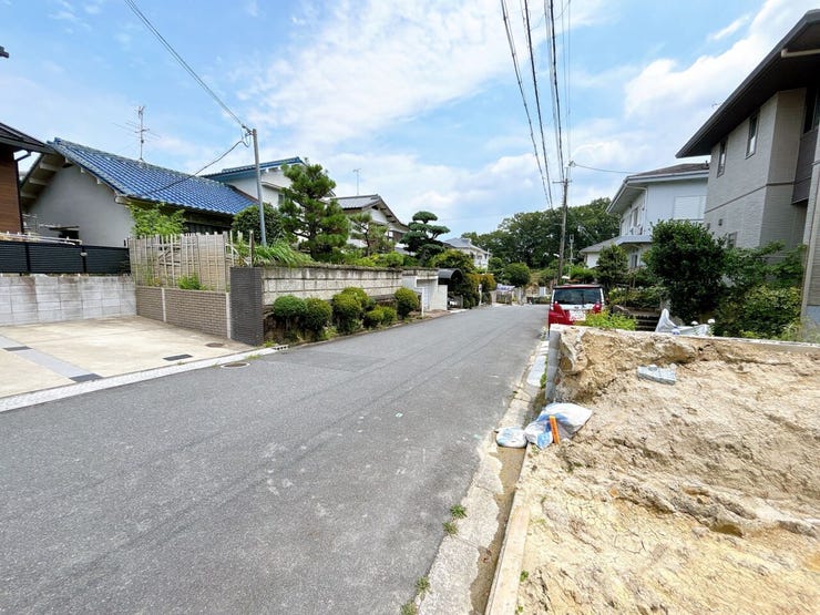 周辺に高い建物がなく日当たり良好な立地です。
