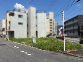 【外観写真】
■JR・名鉄刈谷駅徒歩14分
■南東角地で日当たり良好
■アピタ刈谷店徒歩9分
■南北両面道路
■建築条件なし!お好きなハウスメーカーで建築できます!