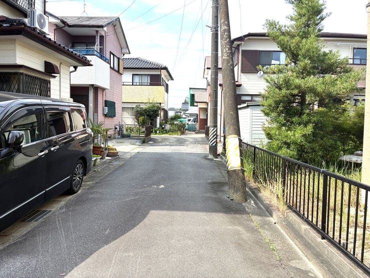 前面道路!車通りも少なく駐車もゆっくりできそうです!