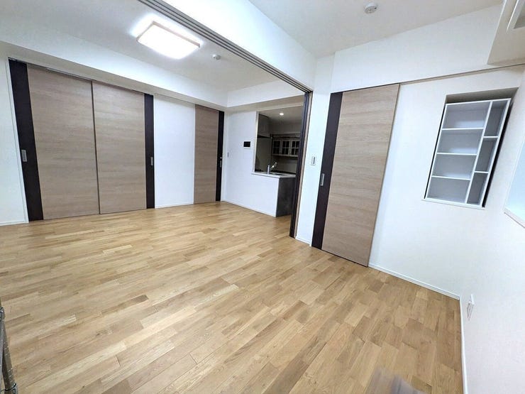 引き込み戸を採用しているため、開口部に戸が出ず、空間を有効に活用できます。