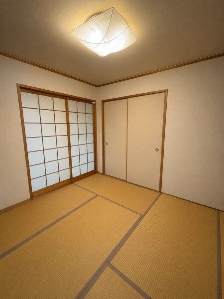 AI技術により家電・荷物等を加工しております。1つあると嬉しい和室。小さなお子様を遊ばせるのにも良いですね