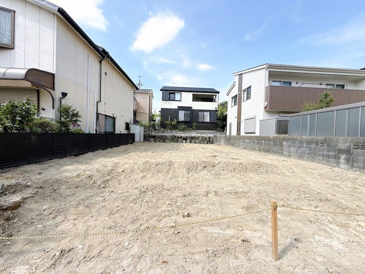 スーパーやコンビニ、幼保・小学校など生活利便施設が充実した立地です。