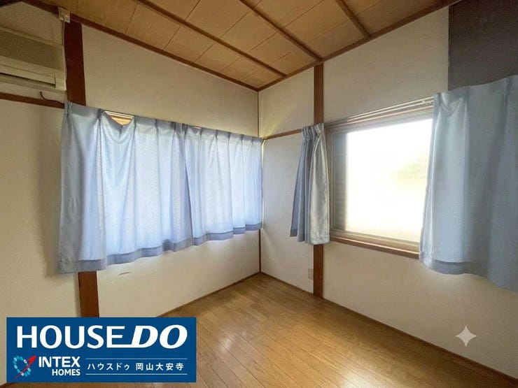 ※画像を一部加工しています
【多目的に使える洋室】
2方向の窓から明るい光と爽やかな風が通り抜ける快適空間!お子様の勉強部屋やご主人のリモートワーク部屋など、成長やライフスタイルに合わせて大活躍♪