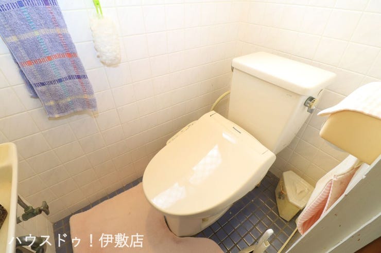 【1Fトイレ】
1Fに2ヶ所トイレがついており、お客様用やご両親など使い分けができます