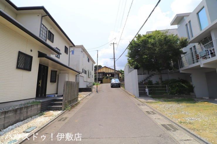 【前面道路】
北西側前面道路