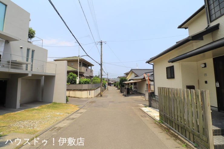 【前面道路】
北西側前面道路