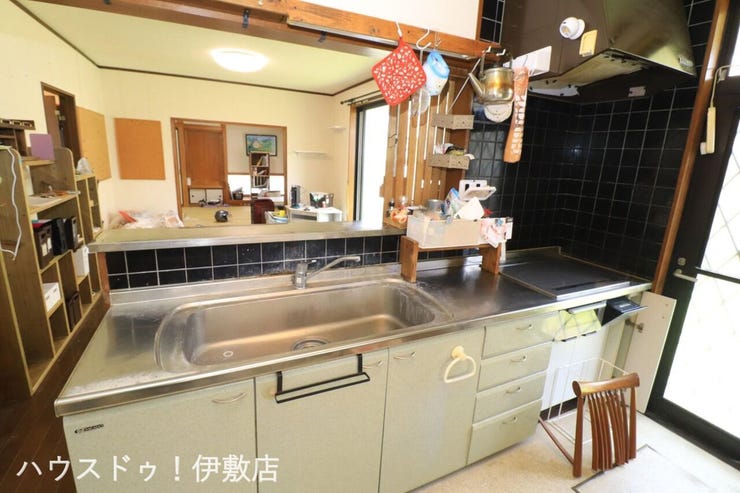 【キッチン】
カウンターキッチンで家族の笑顔を見ながら調理できます