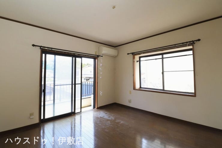 【2F洋室8帖】
広々とした洋室で主寝室としていかがでしょうか?