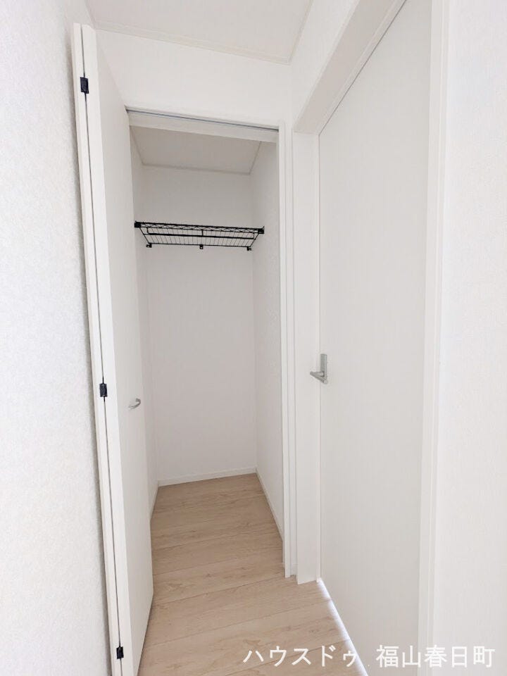 2階の廊下にもうれしい収納完備