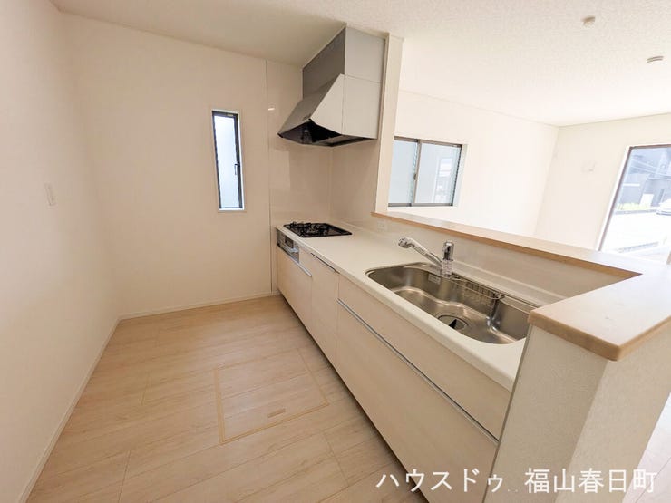 ■料理が楽しくなるキッチン■対面式カウンターで家族との会話を楽しみながら調理できる、機能性と開放感を兼ね備えた空間です。
