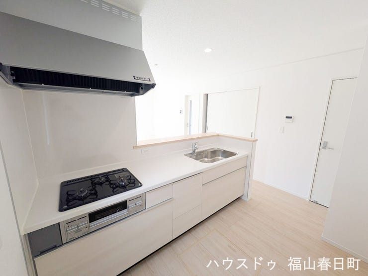 ■奥様目線の設計■ワークトップは使いやすい高さに設計され、長時間の料理でも疲れにくい、女性に嬉しいキッチンです。