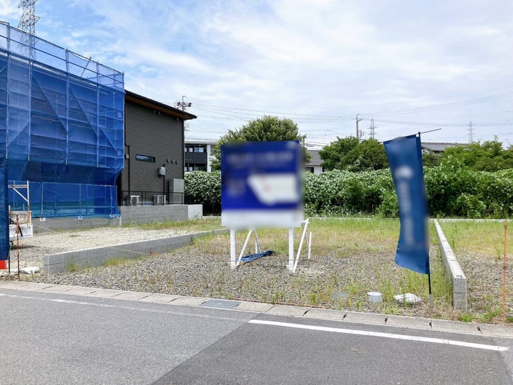 【未掲載情報あり】
店舗限定でネット未掲載の土地情報もご紹介可能です!
公開前の物件もチェックできるため、理想の住まい探しがぐっと進みます!
気になる方はぜひお気軽にお問い合わせください♪